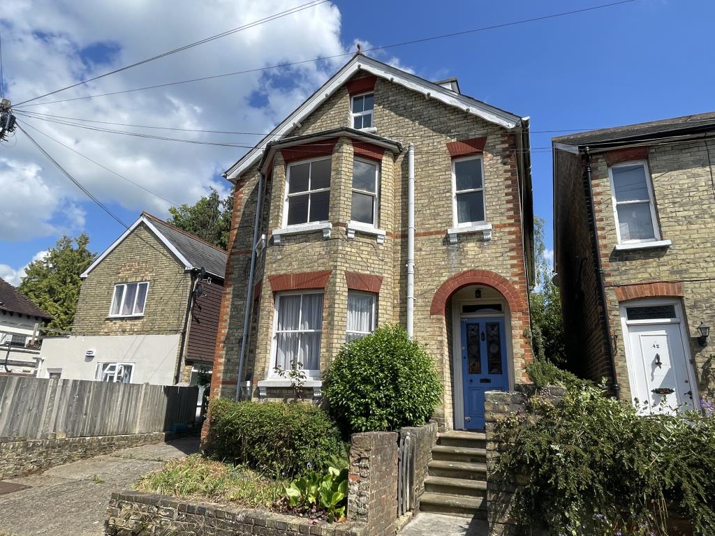 Lot: 88 - DETACHED PROPERTY WITH PLANNING FOR EXTENSION AND CONVERSION TO THREE FLATS - View of front of detached property for conversion